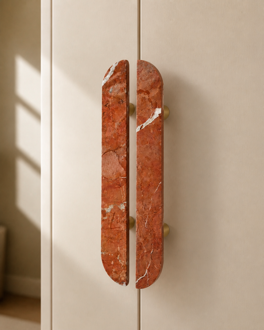 Forma Sculpted Stone Pull