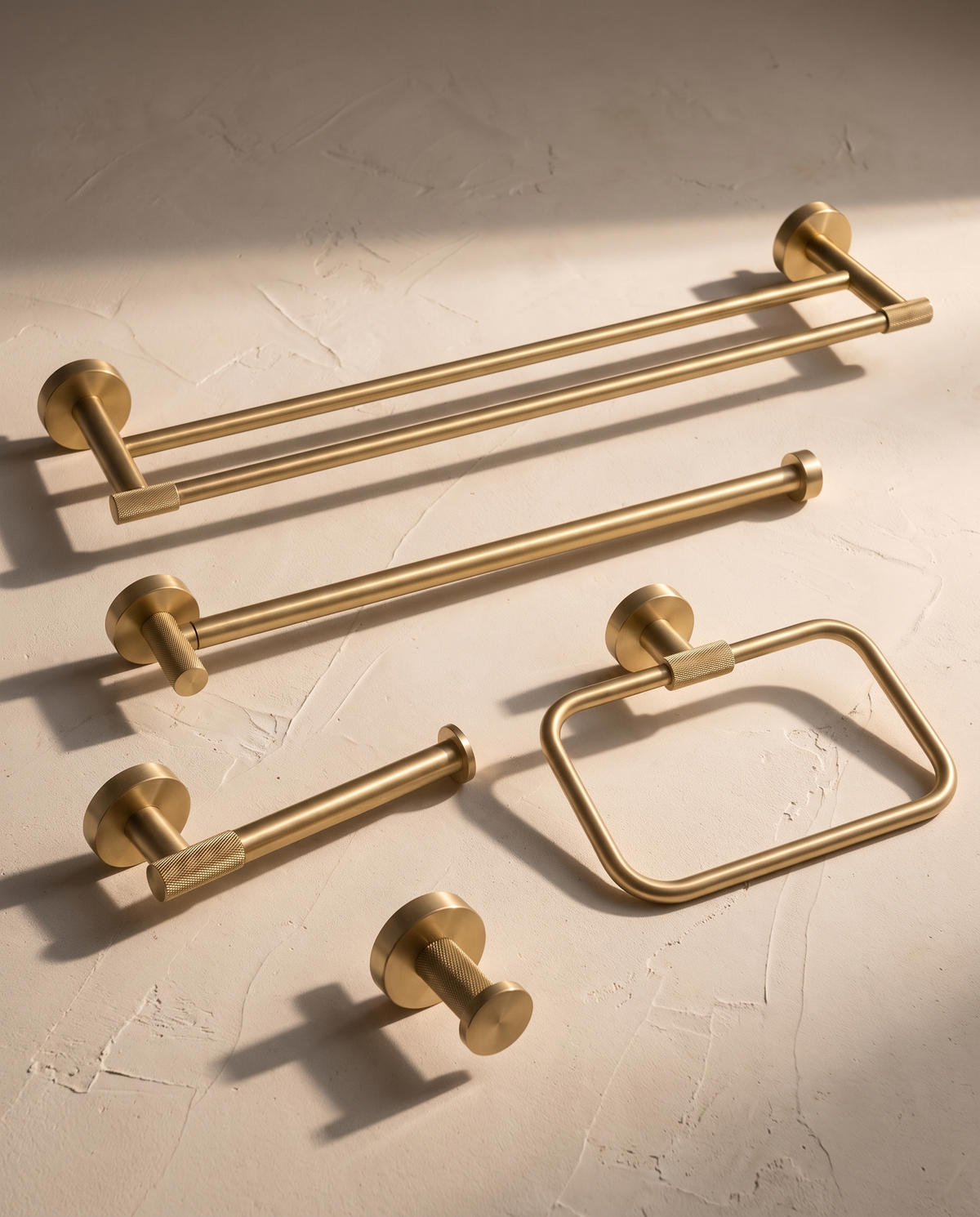 Aureo Round-Knurled Bathroom Hardware Family