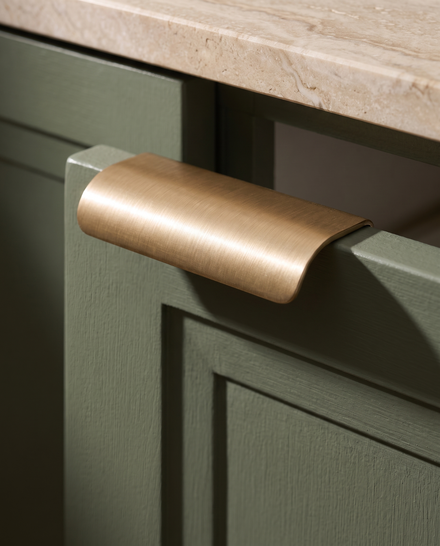 Volta Curved Solid Brass Edge Pull