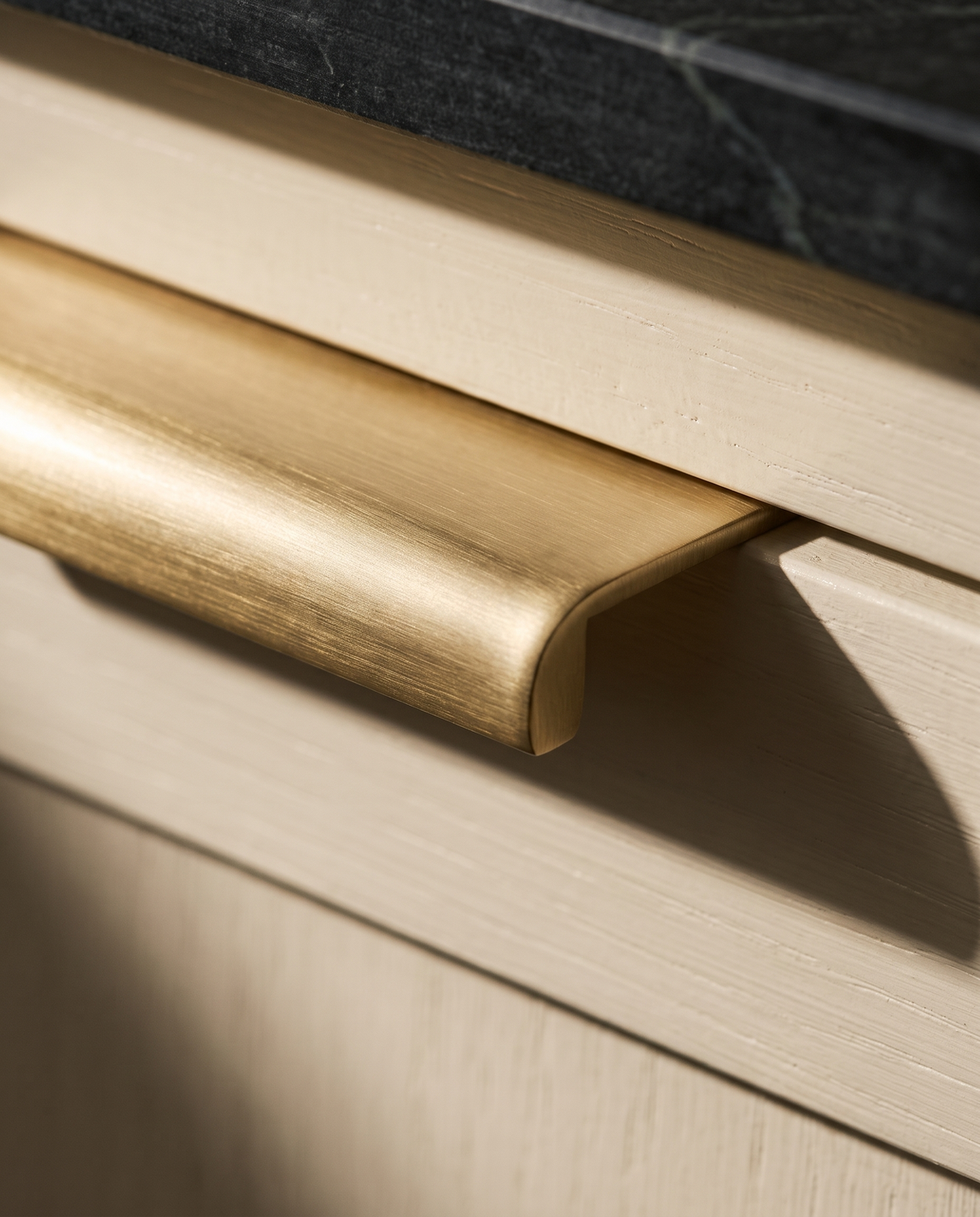 Raso Solid Brass Lip Pull