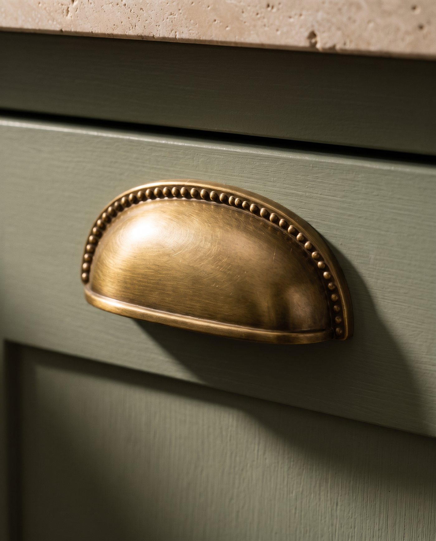 Perla 76 mm Beaded Brass Cup Pull