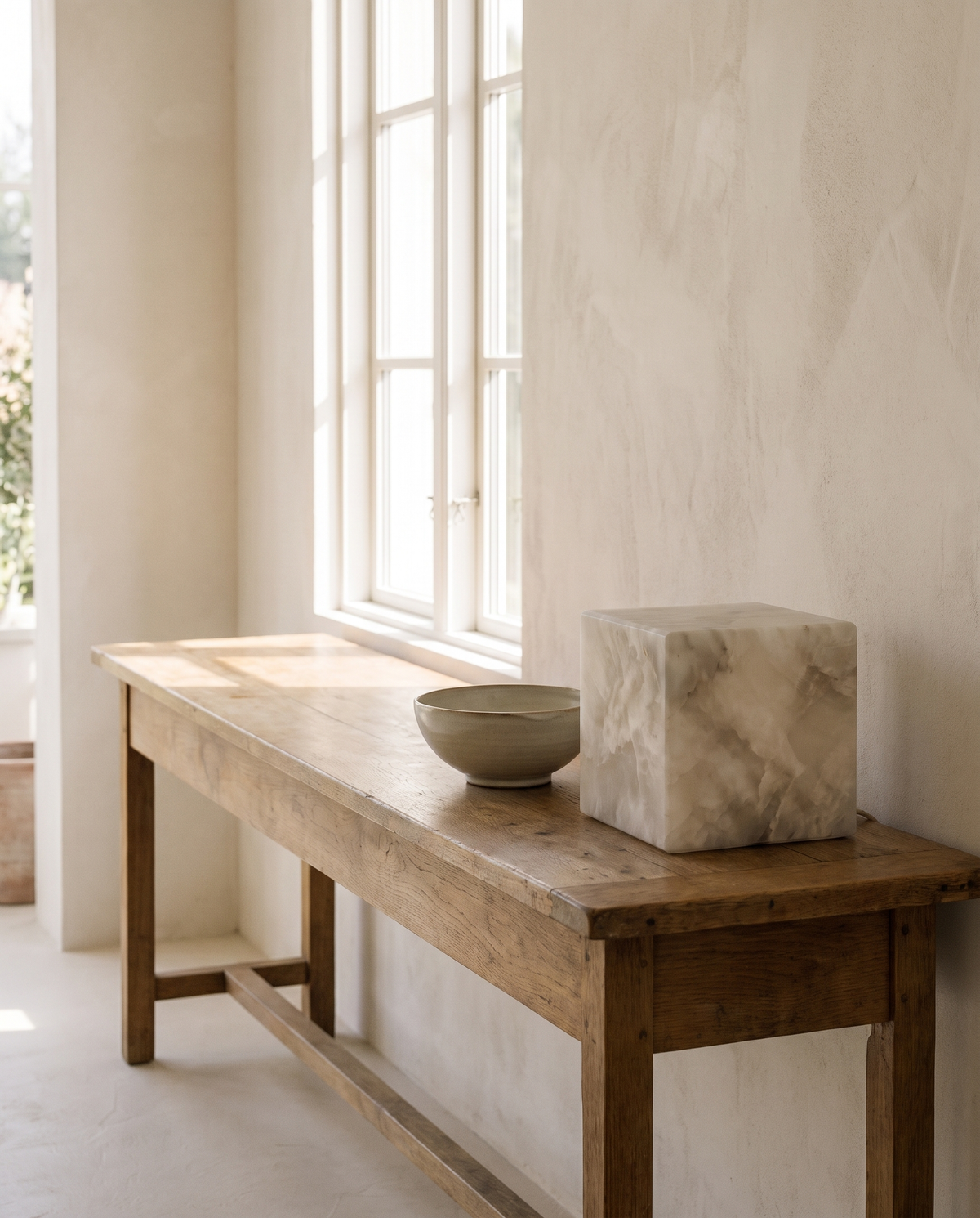 Cubo Alabaster Table Lamp