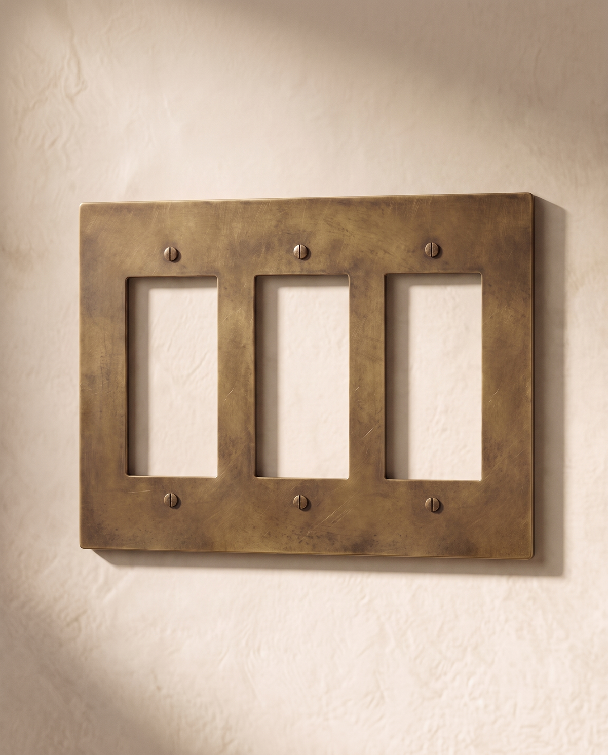 Brio Brass Plate