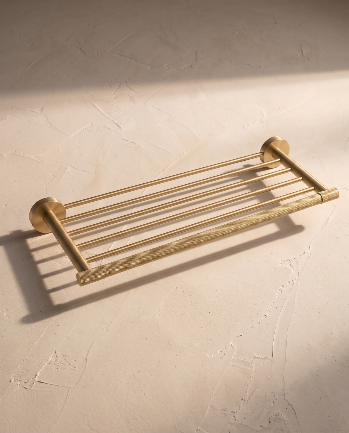 Aureo Round-Knurled Bathroom Hardware Family