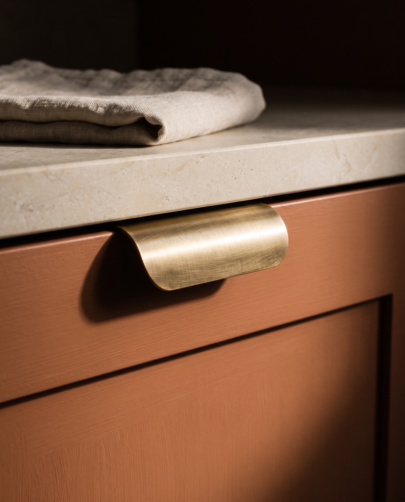 Piega 70 mm Solid Brass Curved Edge Pull
