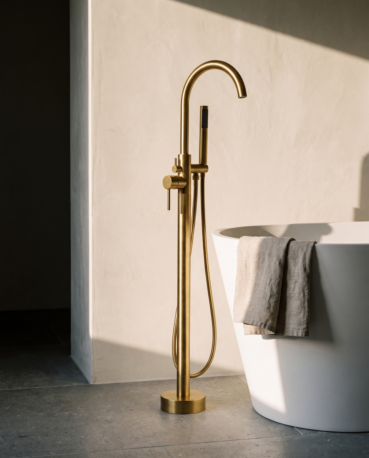 Aurelia Floor-Mount Bath Filler