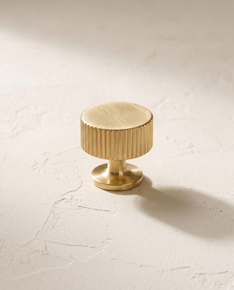 Rullo Ribbed Pedestal Knob