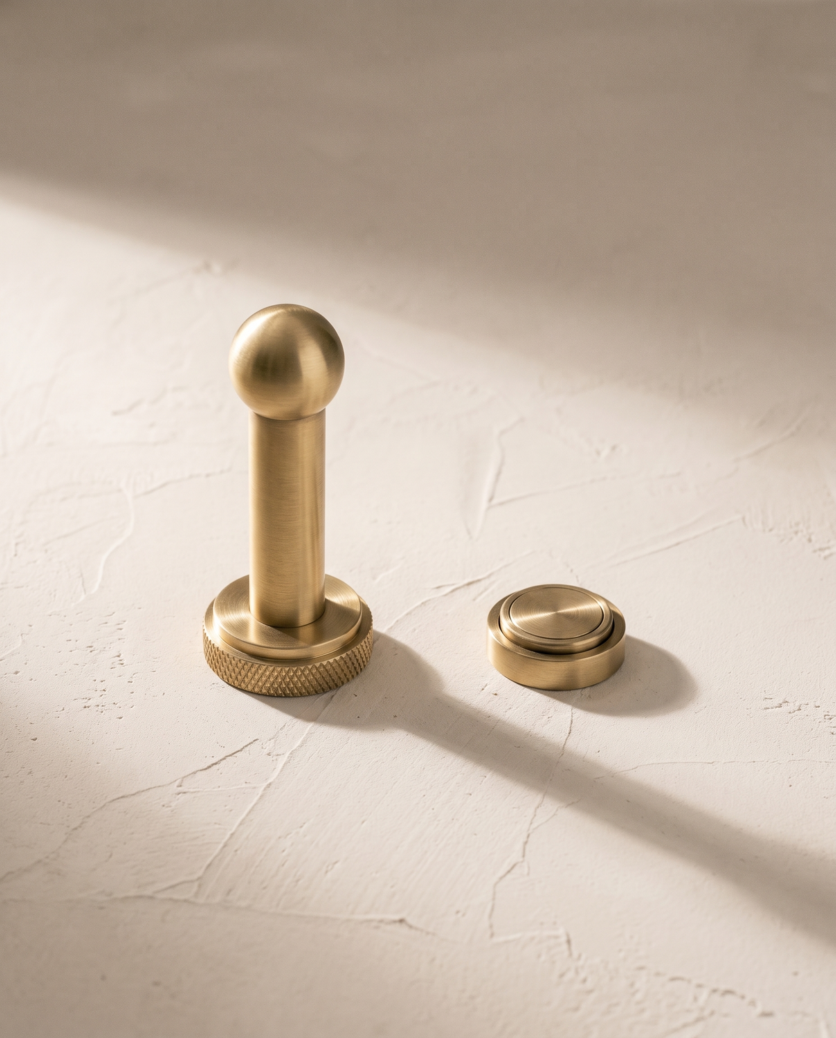 Elio Magnetic Solid Brass Door Stop