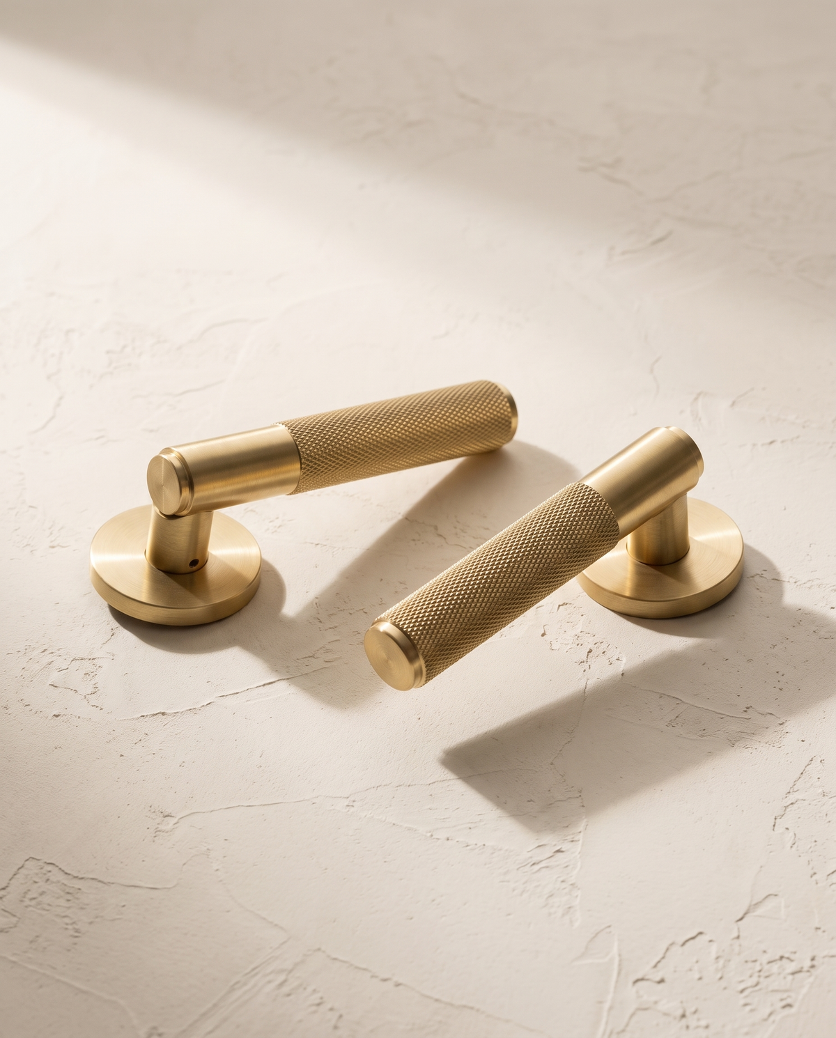 Sarto Knurled Brass Door Lever Set