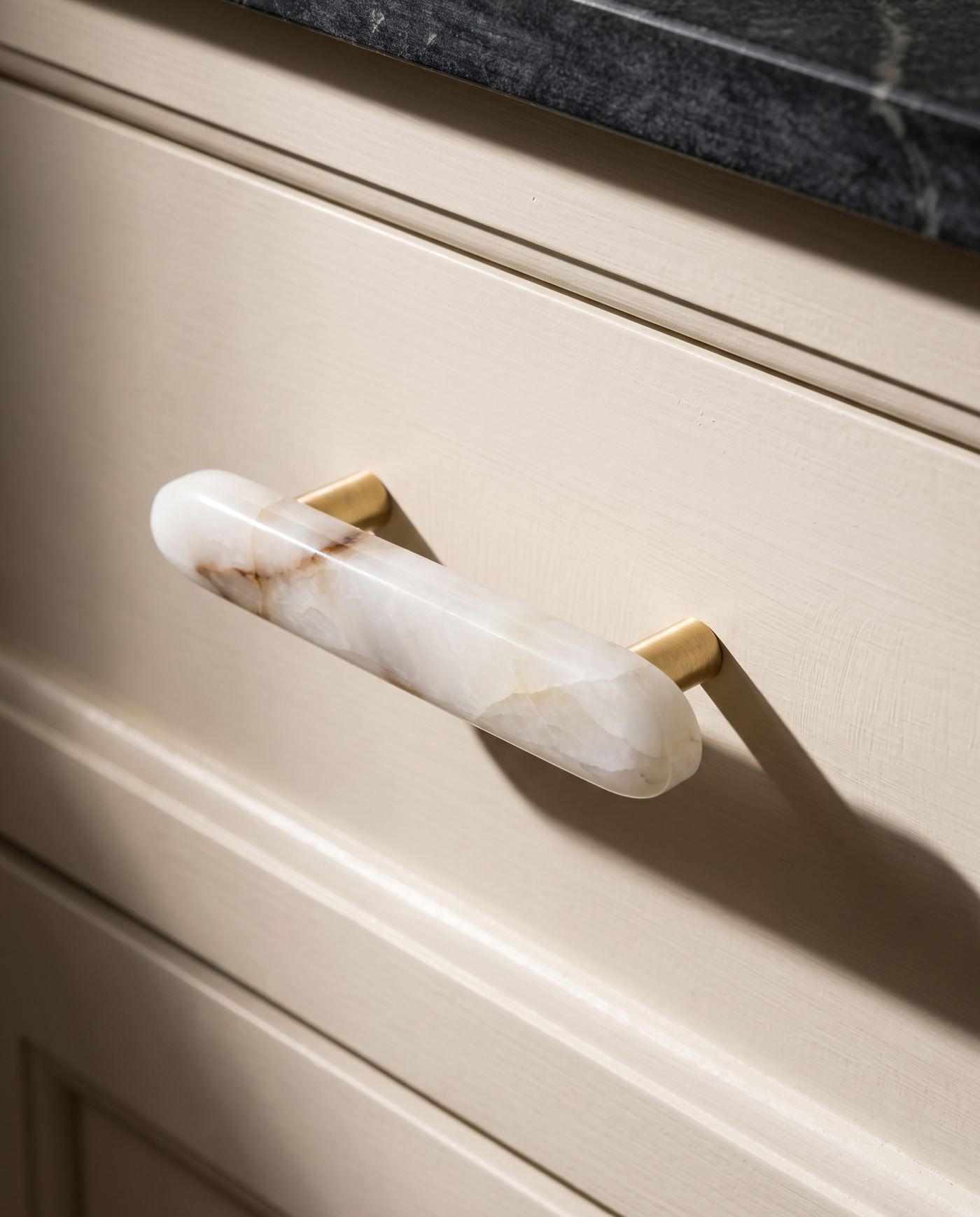 Forma Sculpted Stone Pull