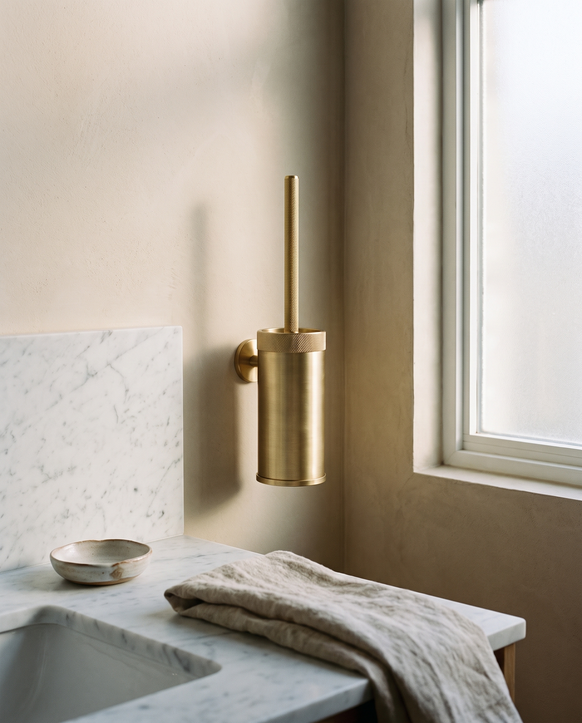 Varen Knurled Brass Toilet Brush Holder