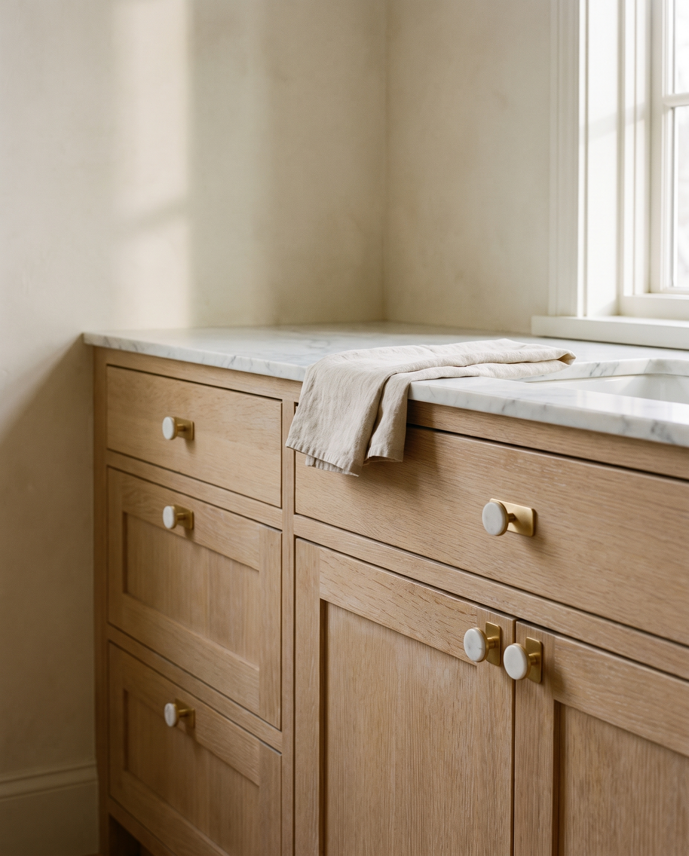 Rotonda Marble Knob with Backplate