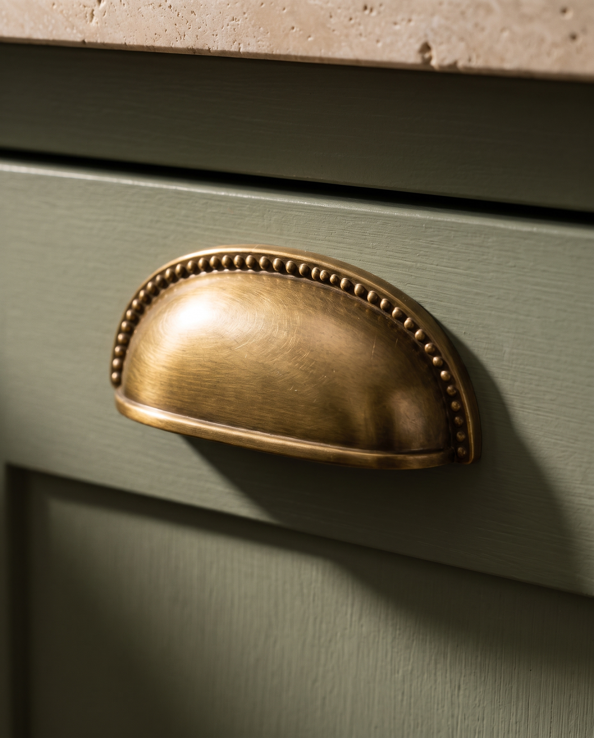 Perla 76 mm Beaded Brass Cup Pull