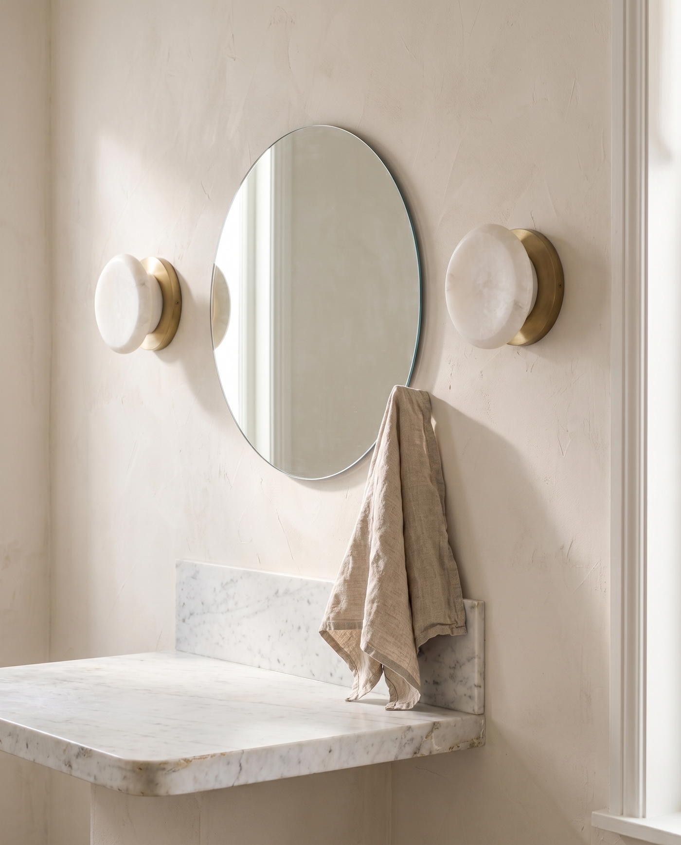 Sasso Alabaster Wall Light