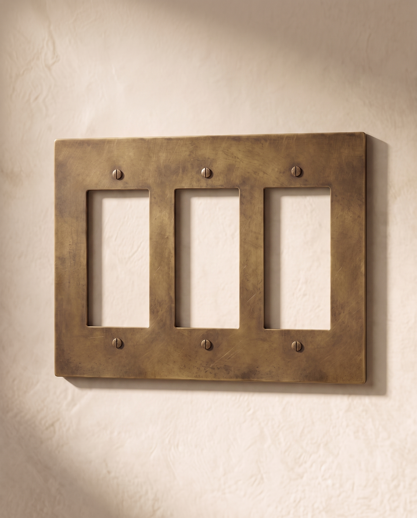 Brio Brass Plate