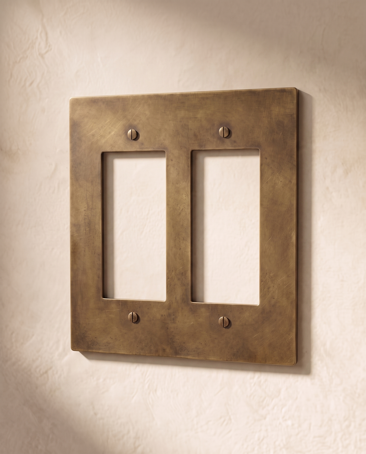 Brio Brass Plate