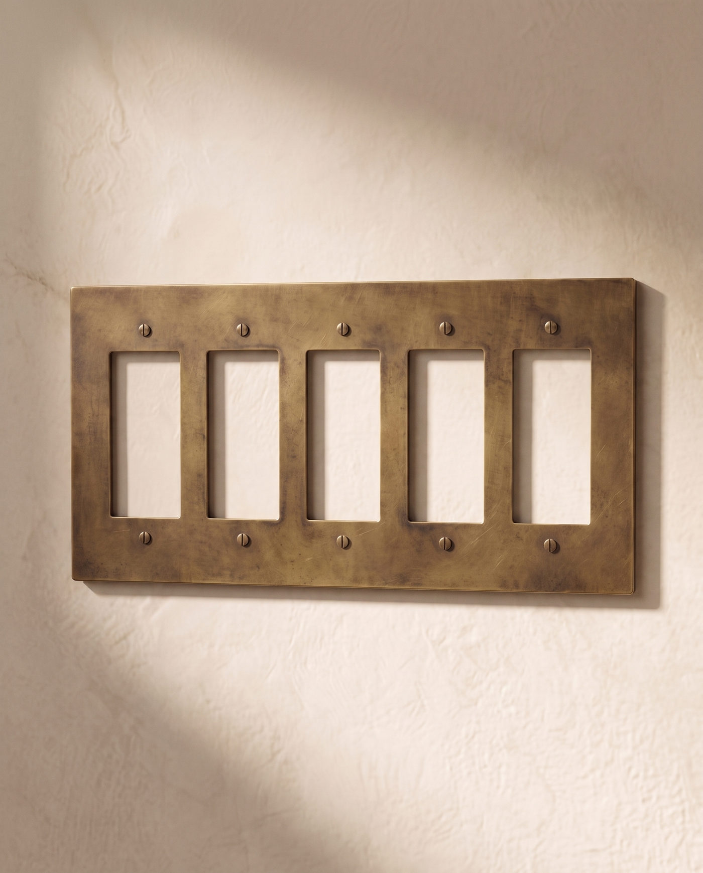 Brio Brass Plate