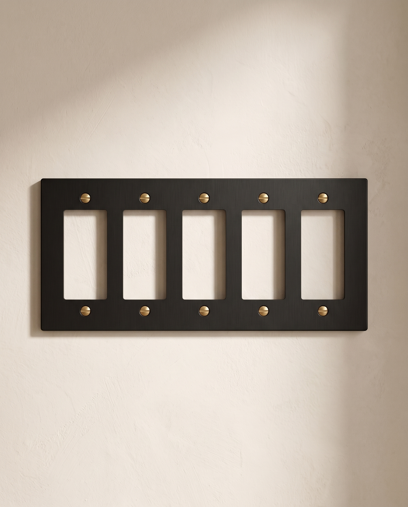 Brio Brass Plate