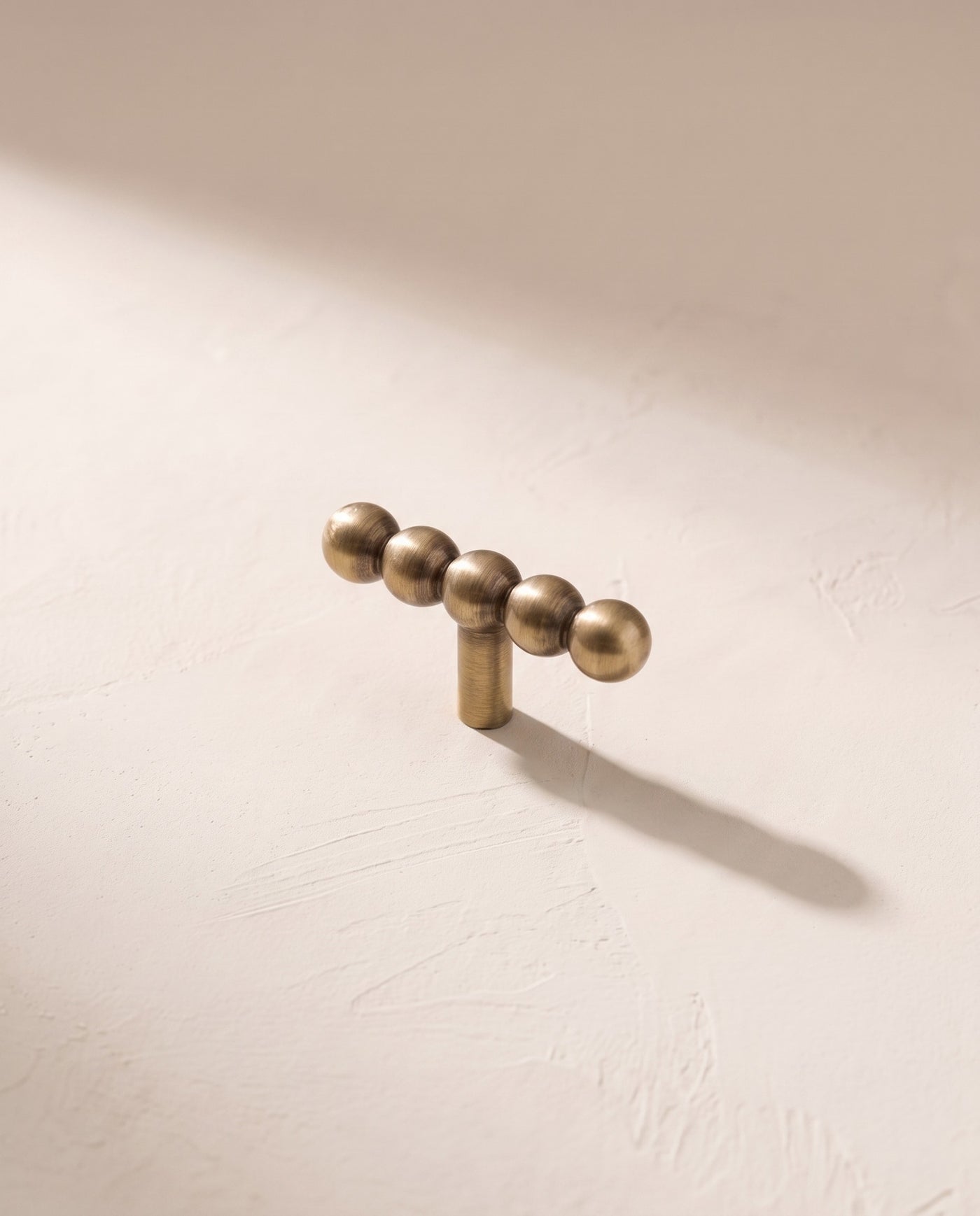 Perla Beaded Brass Pull