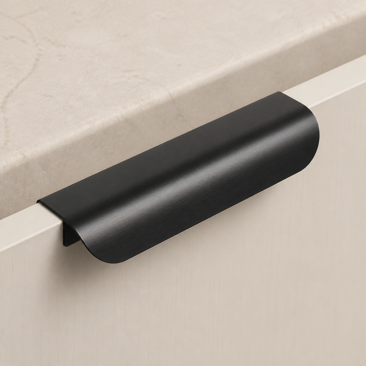 Piega 70 mm Solid Brass Curved Edge Pull